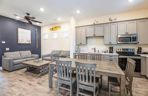 West Kissimmee Cottage | Anchor Cottage with Private Pool near Disney and Margaritaville Resort & Island.