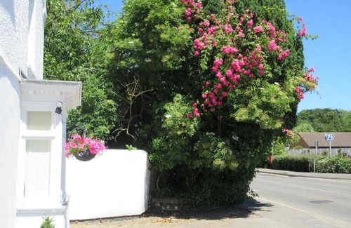 Alford Bed & Breakfast | Anchor House 2 East Street Alford Lincolnshire LN13 9EQ
