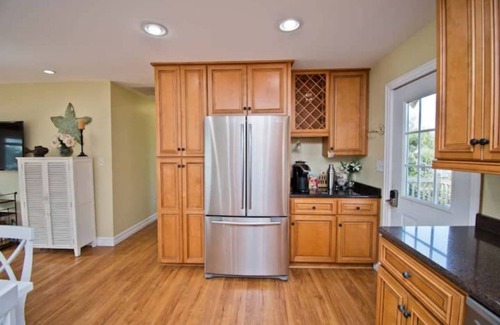 Emerald Isle Cottage | Anchor Management - Emerald Isle NC Home