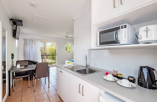 Noosaville Hotel | Anchor Motel Noosa