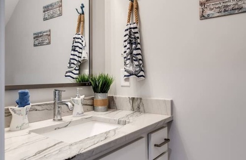 Gallatin Condo | Anchor's Cove Retreat