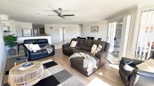 Yamba House | Anchorage Waterfront unit in Yamba