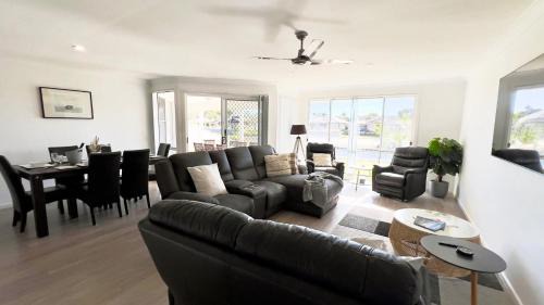 Yamba House | Anchorage Waterfront unit in Yamba