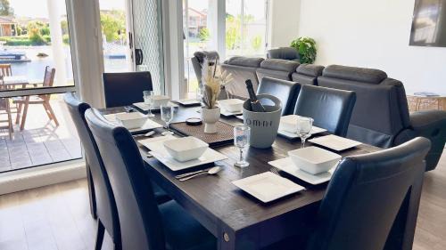 Yamba House | Anchorage Waterfront unit in Yamba