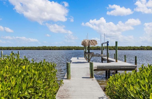 Mid Island House | Anchors Away A, 1 Bedroom, Ground Floor, Bay Views