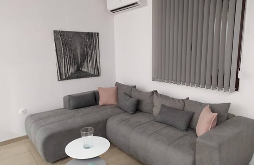 Nea Skioni Apartment | Anchors Aweigh 50m From The Sea