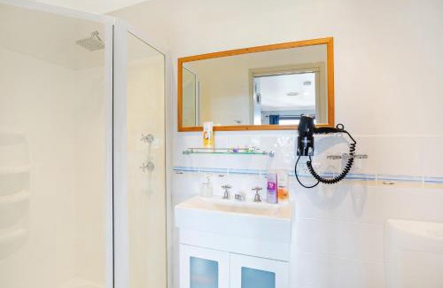 Narooma House | Anchors Aweigh - Adult Guests Only