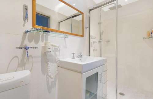 Narooma House | Anchors Aweigh - Adult Guests Only