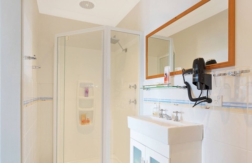 Narooma Bed & Breakfast | Anchors Aweigh Narooma