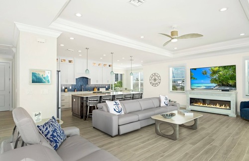 Mid Island House | 🌊Anchors Down | Luxury 5BR w/Private Pool, Spa + Game Room | Steps 2 Beach🏖️