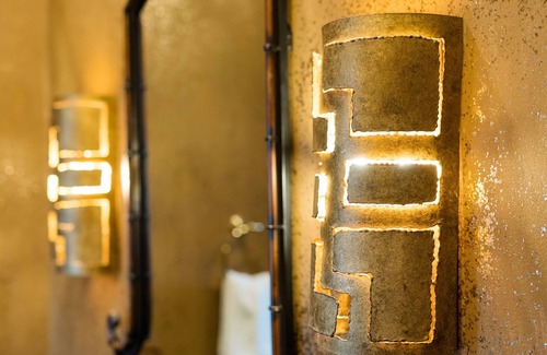 Knoxville Hotel | Ancient Lore Village