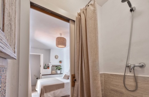 Canillas de Aceituno Bed & Breakfast | Andalusian Dream Suite : Encanto Guesthouse