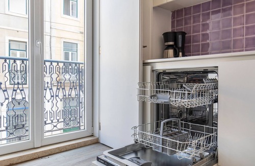 Misericordia Apartment | Ando Living - Abrantes 10 House