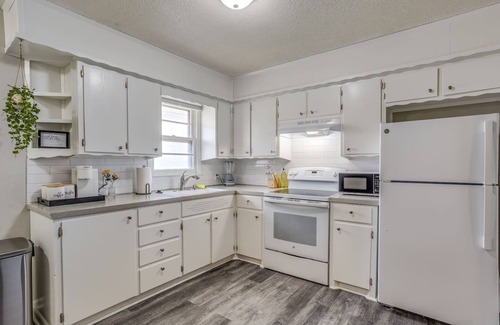 Andover House | Andover Abode - sleeps 6