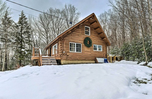 Andover Cabin | Andover Cabin Retreat w/Hot Tub & Fireplace!