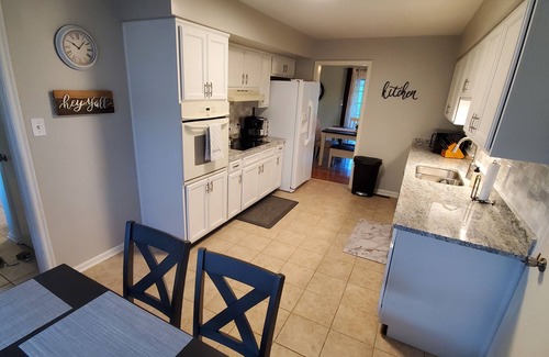 Open Gates House | Andrea Abode: Pet Friendly, Pool Table, Foosball & 4 Miles to Rupp Arena