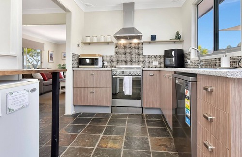 Broke House | Andres Farm Cottage - Your Peaceful Country Escape in the Heart of Hunter Valley