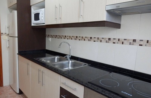 Costa Dorada Apartment | Andreu LLambrich apartment, functional and air conditioned