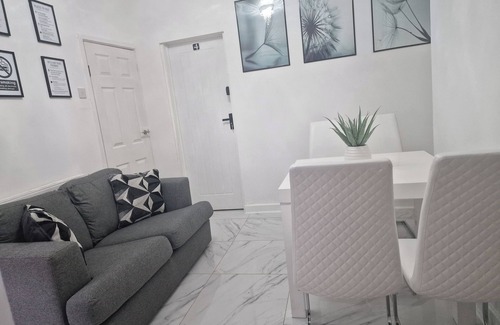 Liverpool City Centre House | Andrew Street Mansion - Liverpool Retreat