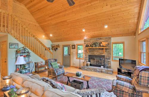 Andrews House | Andrews Cabin with Game Room and Covered Porch!