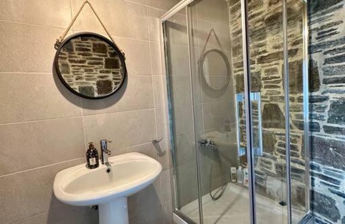 Okhthonia House | Anemi, A Boutique Studio