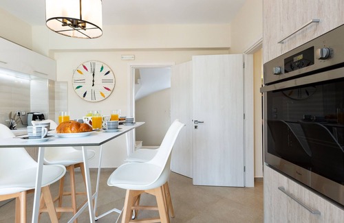 Adelianos Kampos Villa | Anesis Villa, with Private Pool & BBQ, Walking distance to the beach & amenities