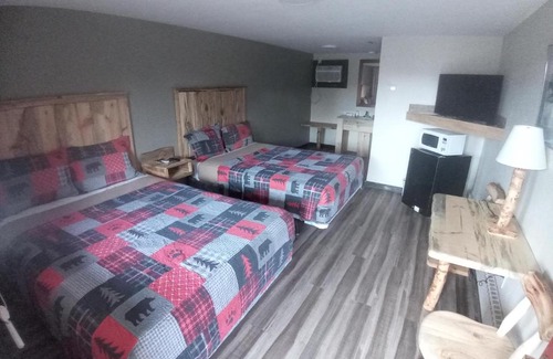 Cortez Cabin | Aneth Lodge Budget 6