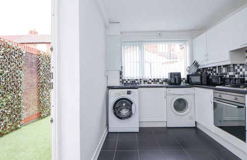 Liverpool Cottage | ANFIELD STADIUM HOUSE, pet friendly, with a garden in Liverpool