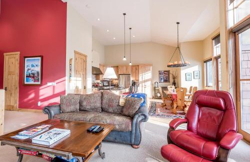 Elkhorn Village Apartment | Angani Way Townhome 102
