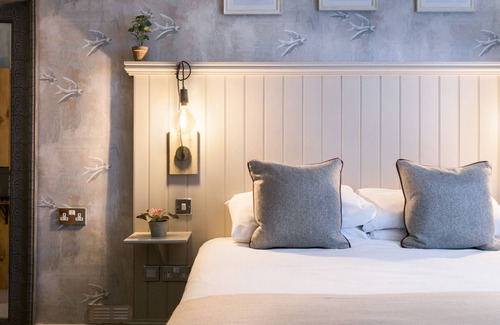 New Forest District Hotel | Angel and Blue Pig