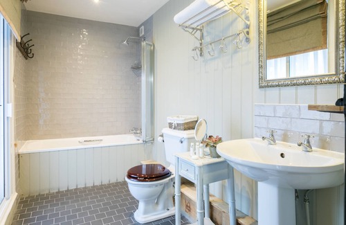 New Forest District Hotel | Angel and Blue Pig