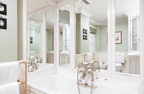 Guildford House | Angel Hotel