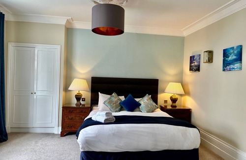 Guildford House | Angel Hotel