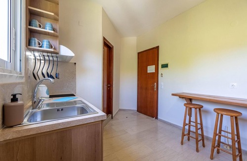 Tzavros Hotel | Angela Hotel and Apartments