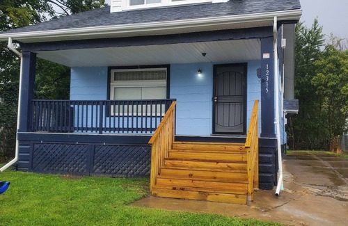 Cleveland House | Angelic Vibes. The Urban Experience!