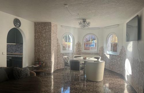 Schonegrund Apartment | Angelina