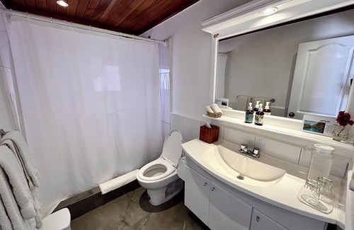 Bahia de la Academia Hotel | Angermeyer Waterfront Inn