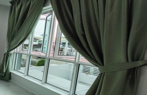 Central District House | Angies Cottage @ Taman Sentosa, Johor Bahru, 16-30 pax
