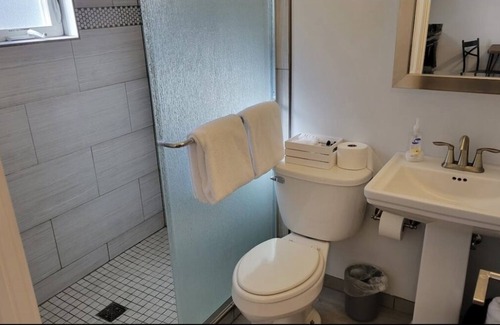 Dillon Apartment | Angler Village #13 Studio w/2DBL beds & Full Kchn