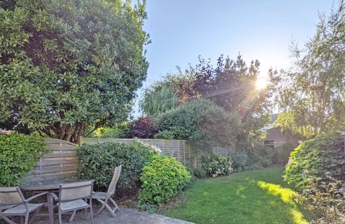 Emsworth Cottage | Anglers Cottage , Emsworth - a cottage that sleeps 6 guests in 3 bedrooms