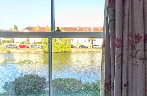 Emsworth Cottage | Anglers Cottage , Emsworth - a cottage that sleeps 6 guests in 3 bedrooms