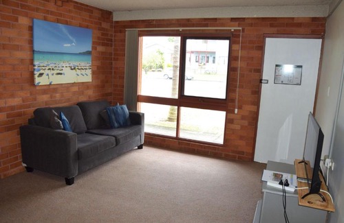 South West Rocks Apartment | Anglers Lodge 4 - bring your own linen