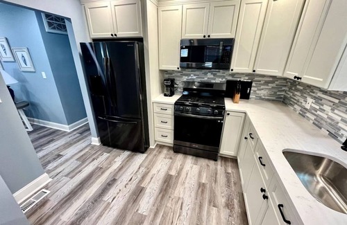Anglesea House | Anglesea Allure, 6BR, 4BA, 2 Unit Duplex!