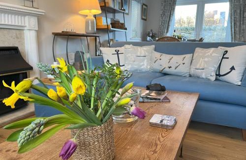 Trearddur Bay House | Anglesey Coastal Cottage 200 metres from Beach, Dog and Family Friendly