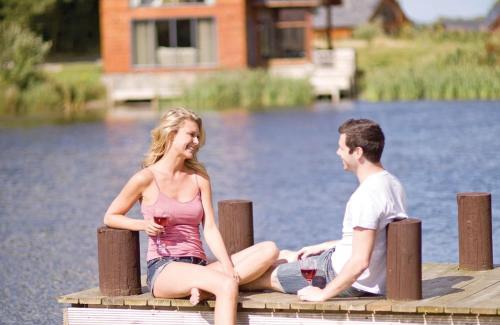 Menai Bridge Resort | Anglesey Lakeside Lodges