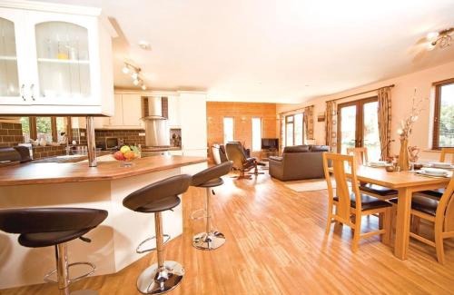 Menai Bridge Resort | Anglesey Lakeside Lodges