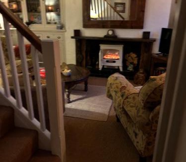 Pen-y-sarn House | Anglesey traditional 2 bedroom stone cottage with EV