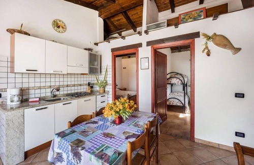 Pompeiana Apartment | Angolo dei Fiori - Two Bedroom Apartment, Sleeps 4