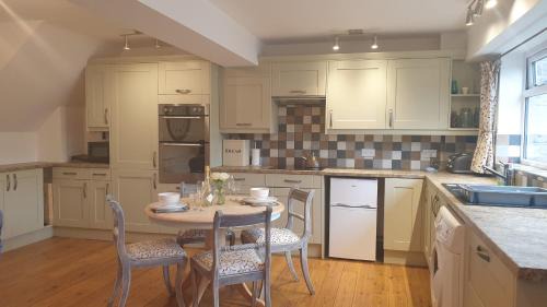 Wells Apartment | Anjou Bijou