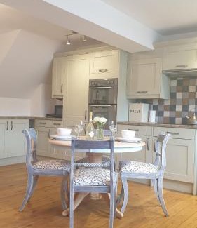 Wells Apartment | Anjou Bijou